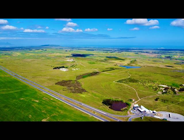 4,703,200M² VACANT LAND FOR SALE IN CAPE FARMS
